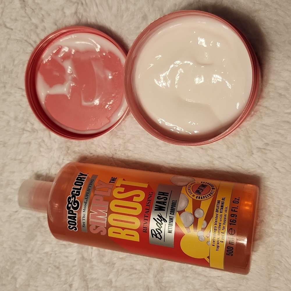 BNWT Soap & Glory Simply The Boost set - Picture 2 of 2